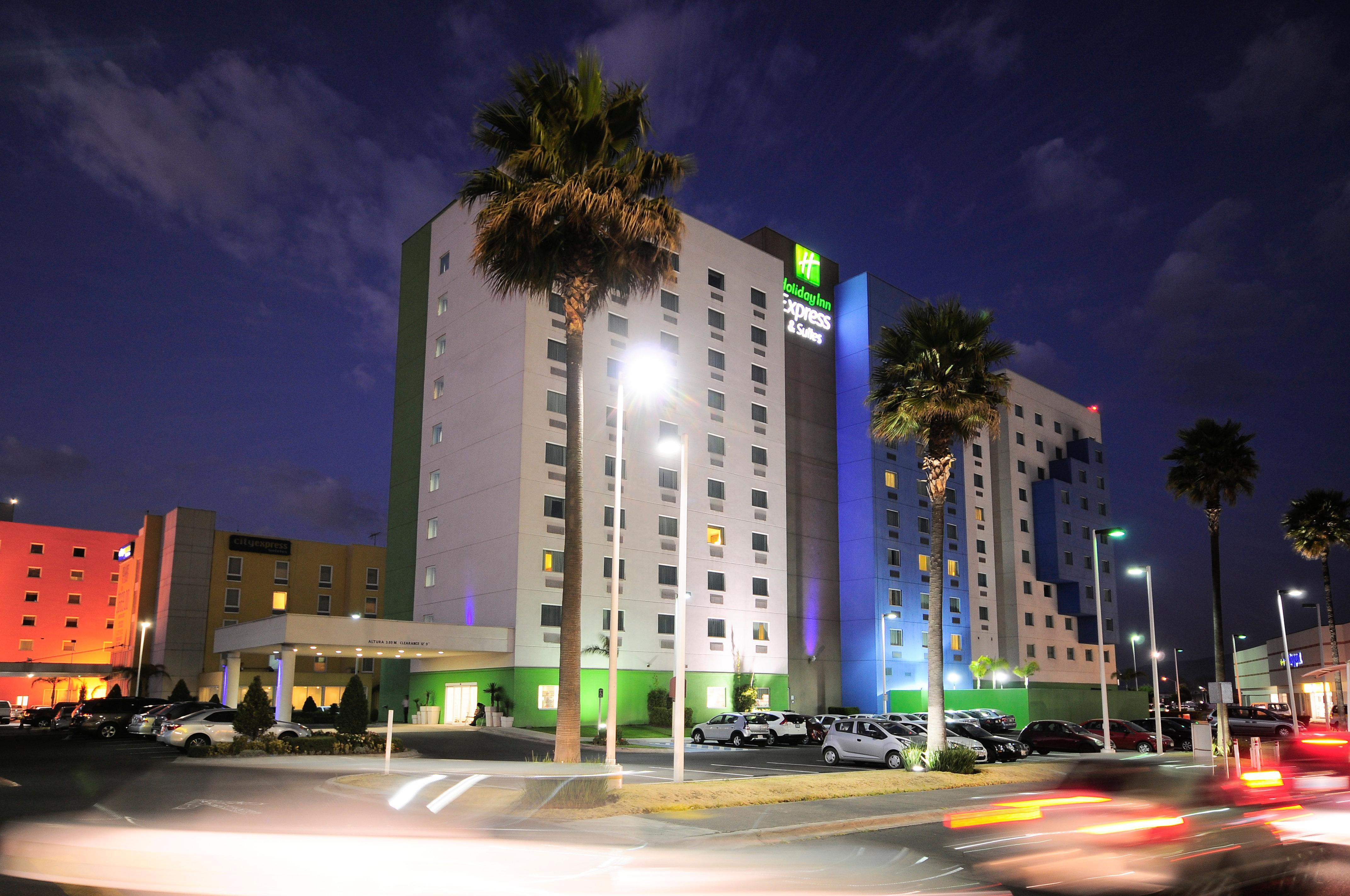 Holiday Inn Express & Suites Toluca Zona Aeropuerto, An Ihg Hotel Exterior foto